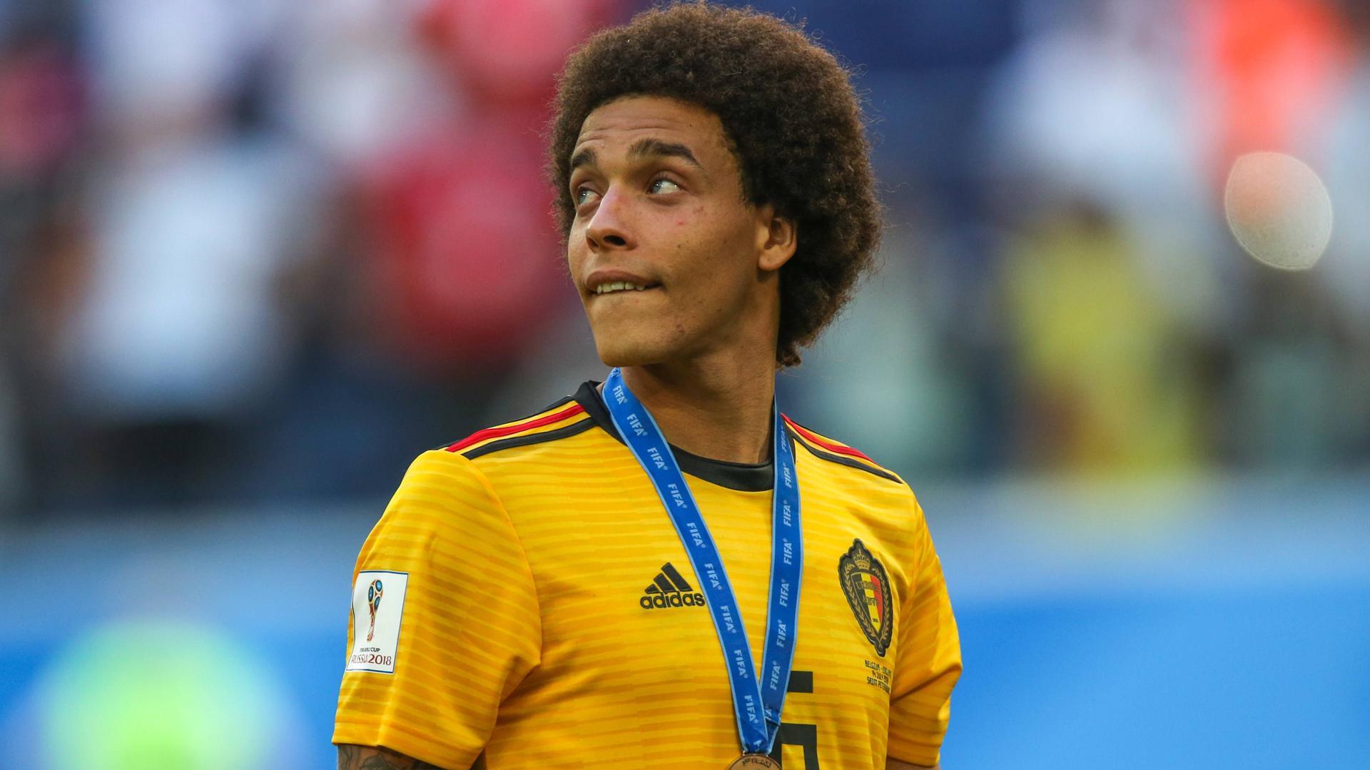 lương cầu thủ Axel Witsel